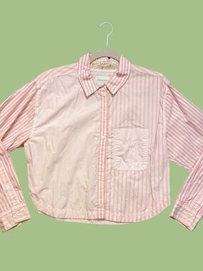 American Eagle Outfitters women’s light pink striped cropped button-up shirt
